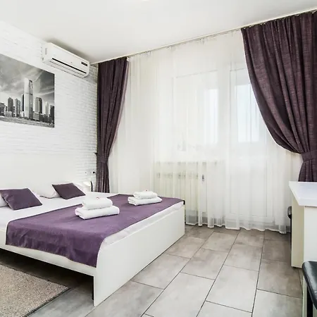 Skyhome Mini-hotel אורחן