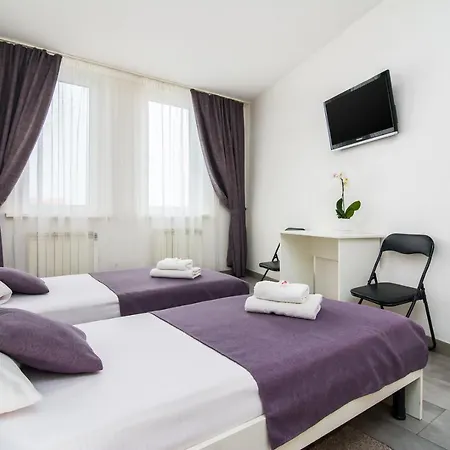 אורחן Skyhome Mini-hotel 3*