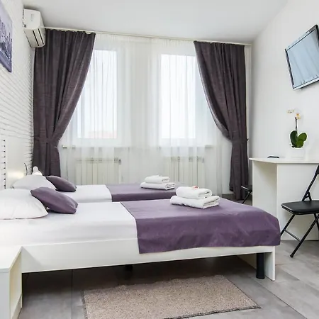 Skyhome Mini-hotel אורחן